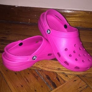 “REDUCED”juniors  pink crocs
